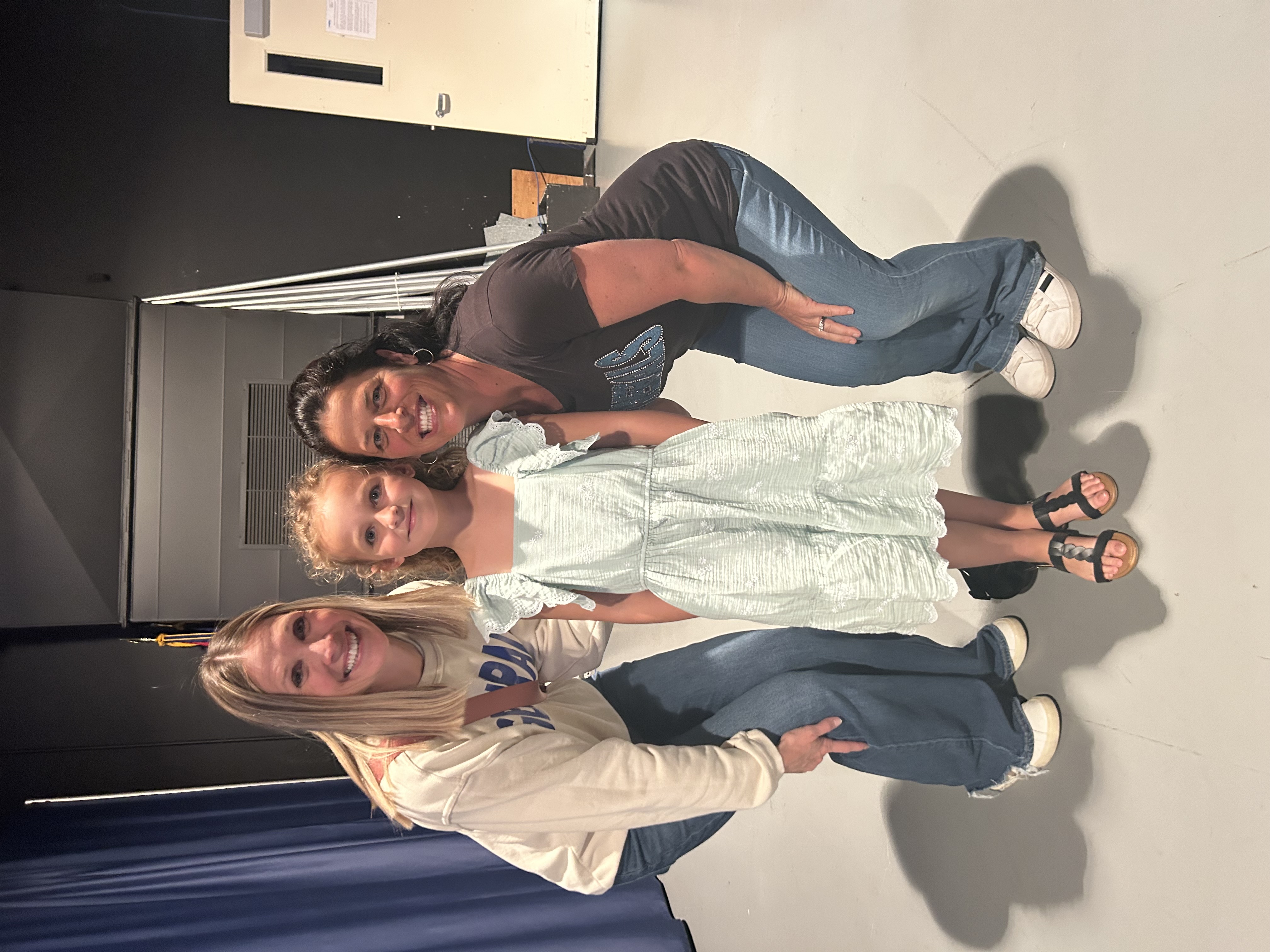 Ivy Thornton, Evalynn Hays, Nicole Kemmer