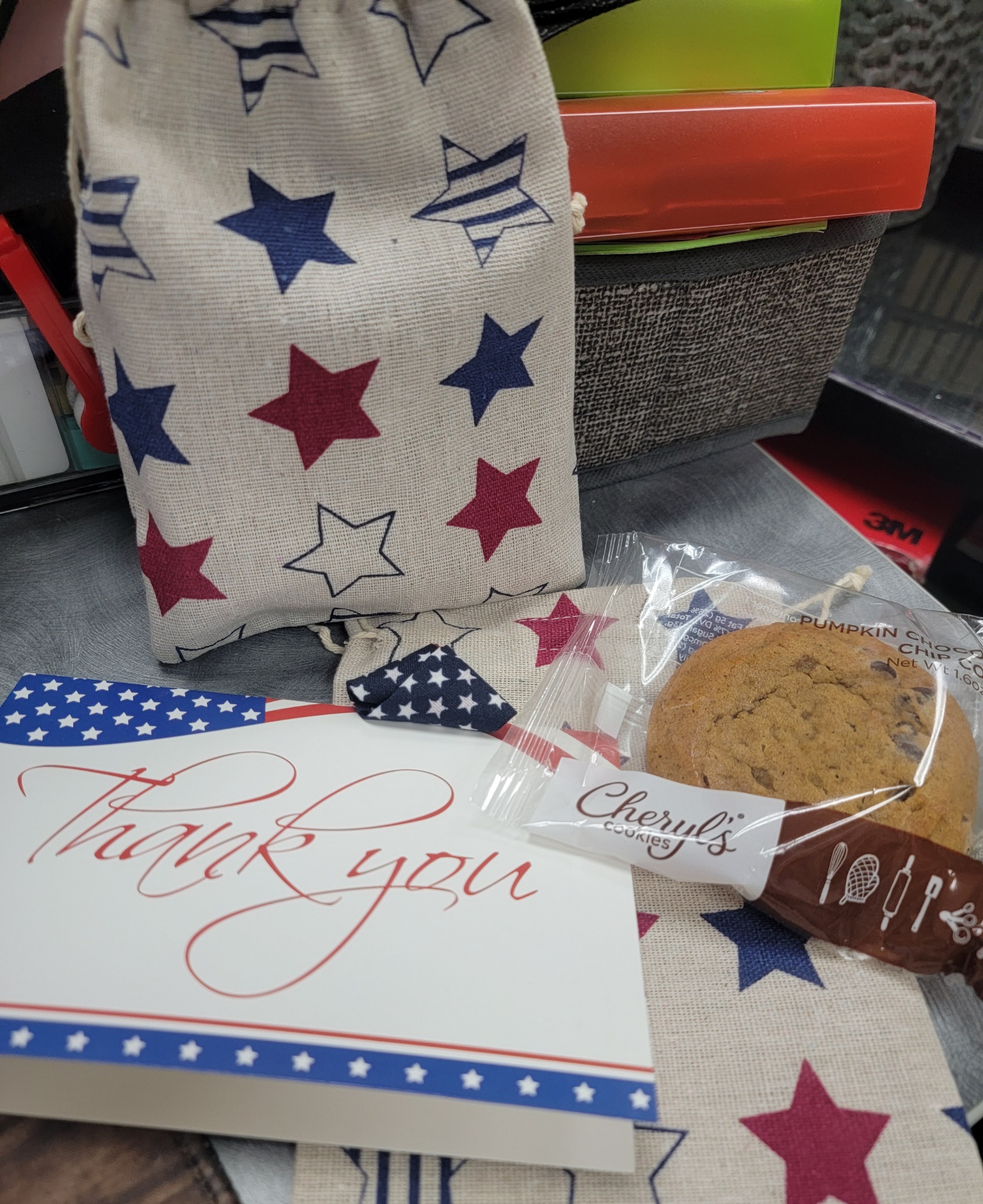 A thank you card and cookie that each veteran received
